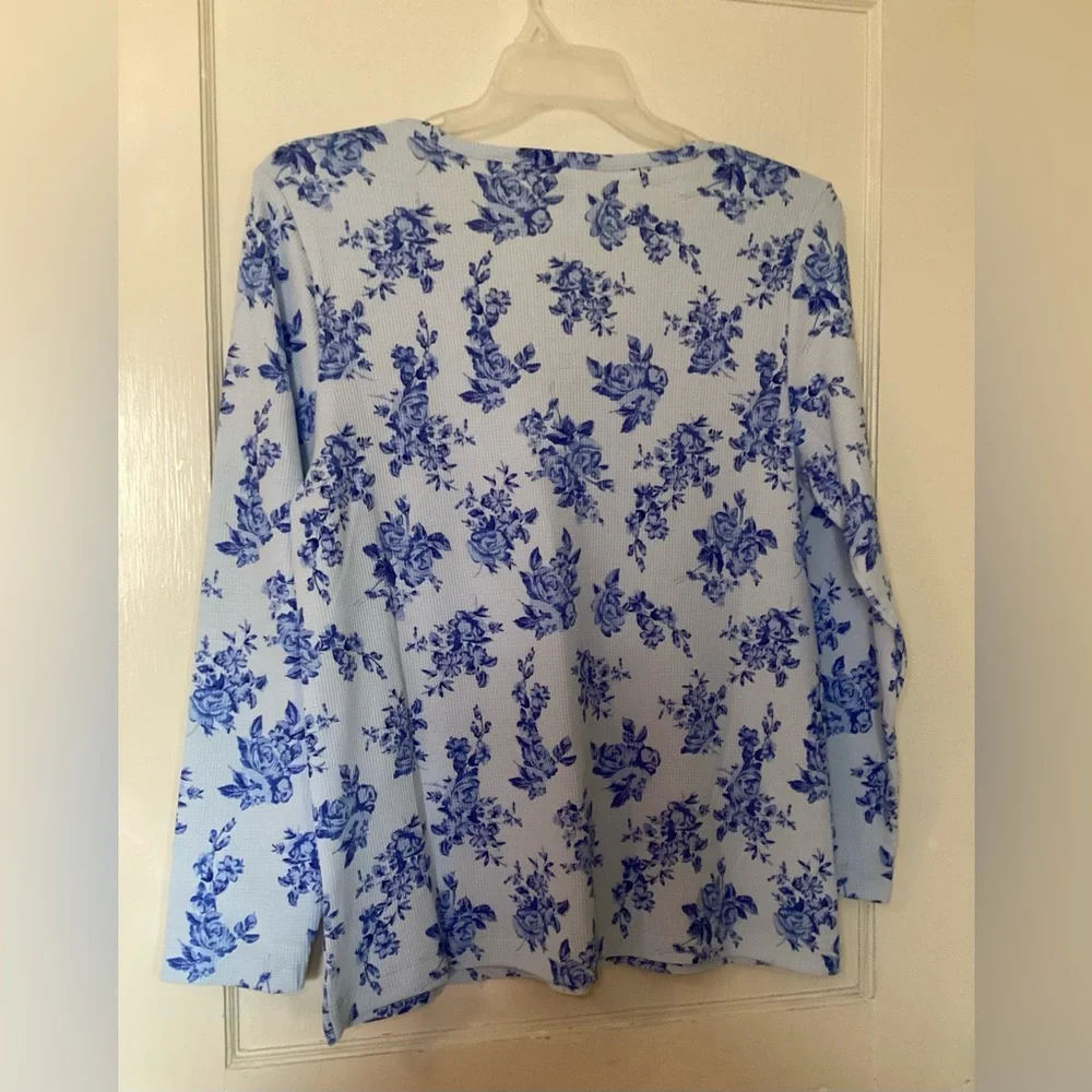 Women’s Floral Thermal Pajama Set Large - Picture 2 of 7